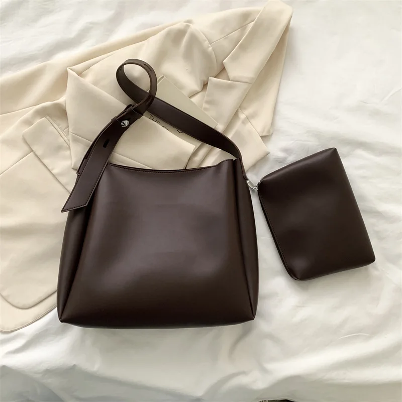 thumbnail image 1 of Bolso de mano de cuero de moda para mujer Tendencias 2024 Bolso de hombro de gran capacidad sencillo y lateral para mujer Bolsos y carteras Bolso de mujer, 1 of 5