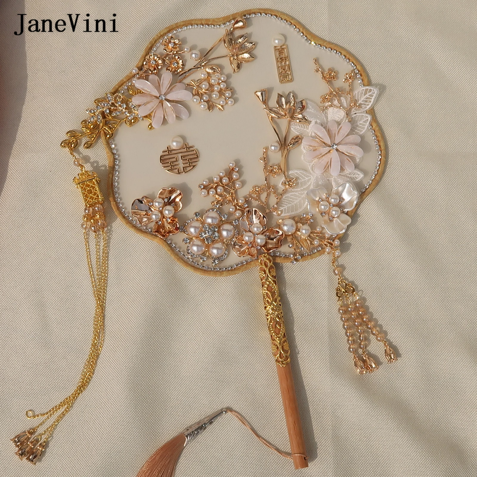 

JaneVini Luxury Gold Chinese Bridal Bouquets Fan Cover Face Artificial Flowers Pearls Tassels Metal Wedding Jewelry Accessories