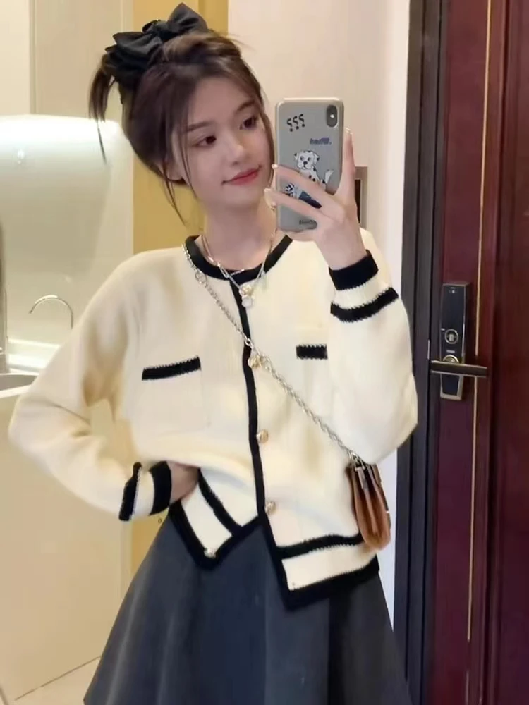 

2023 Korean Fashion Chic Vintage Sweater Retro Casual Lazy Sweaters For Women Knitted V-Neck Cardigans Elegant Tops Outwear