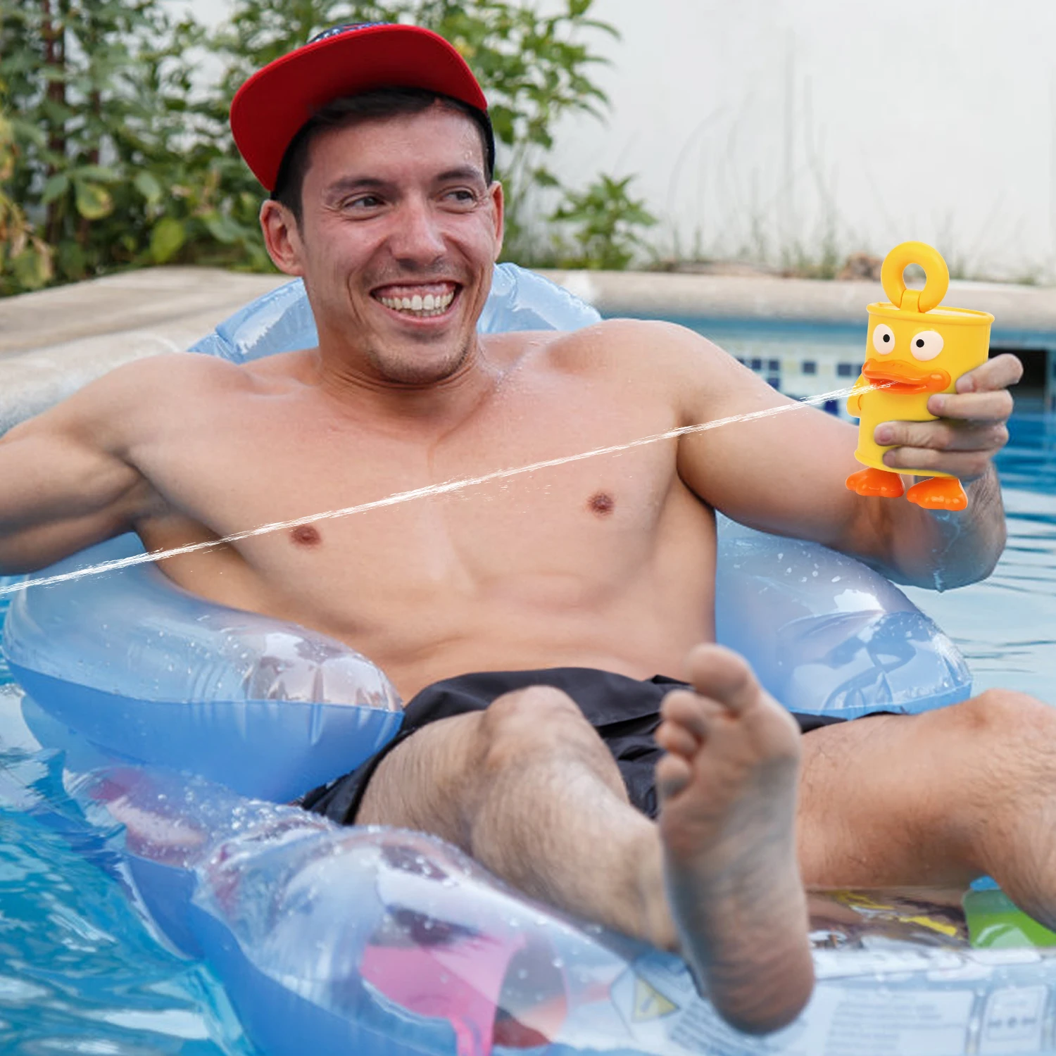 Water spray canned duck doll water gun toy, beach water fight mini gun, small capacity and high power