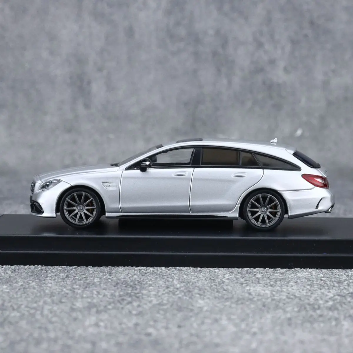 Sf28b0ba8d11e48198e8cb94c177a7fca3