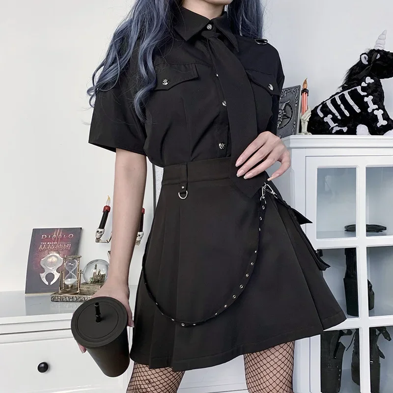 Womens 2023 High Waist Long Chain Mini Skirt Gothic Black Pleated Skirts with Big Pocket Punk Gothic Clothes Y2k Harajuku Skirt gothic layered leather belt with chains women body harness sexy waist punk accessories strap fashion girl festival body jewelry