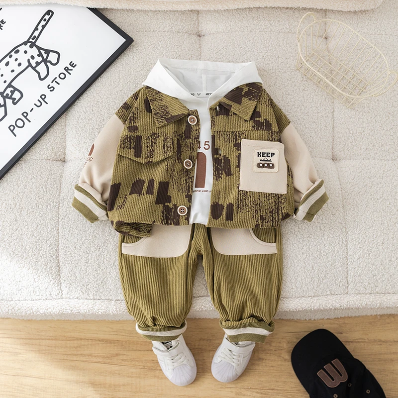 

Весенний Детский костюм из трех предметов, пальто с принтом, повседневные свободные брюки Джокера, удобные костюмы для мальчиков.