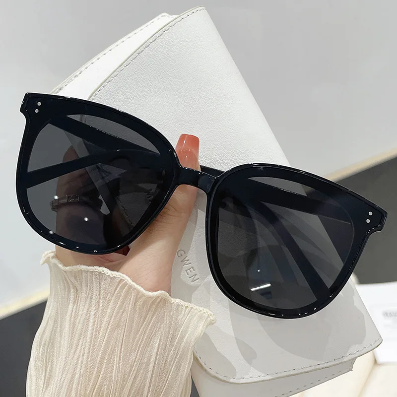 New Small Frame Oval Square Sunglasses Women\'s Brand Designer Fashion Sun Glasses Men Outdoor Travel Eyewear UV400 Oculos De Sol
