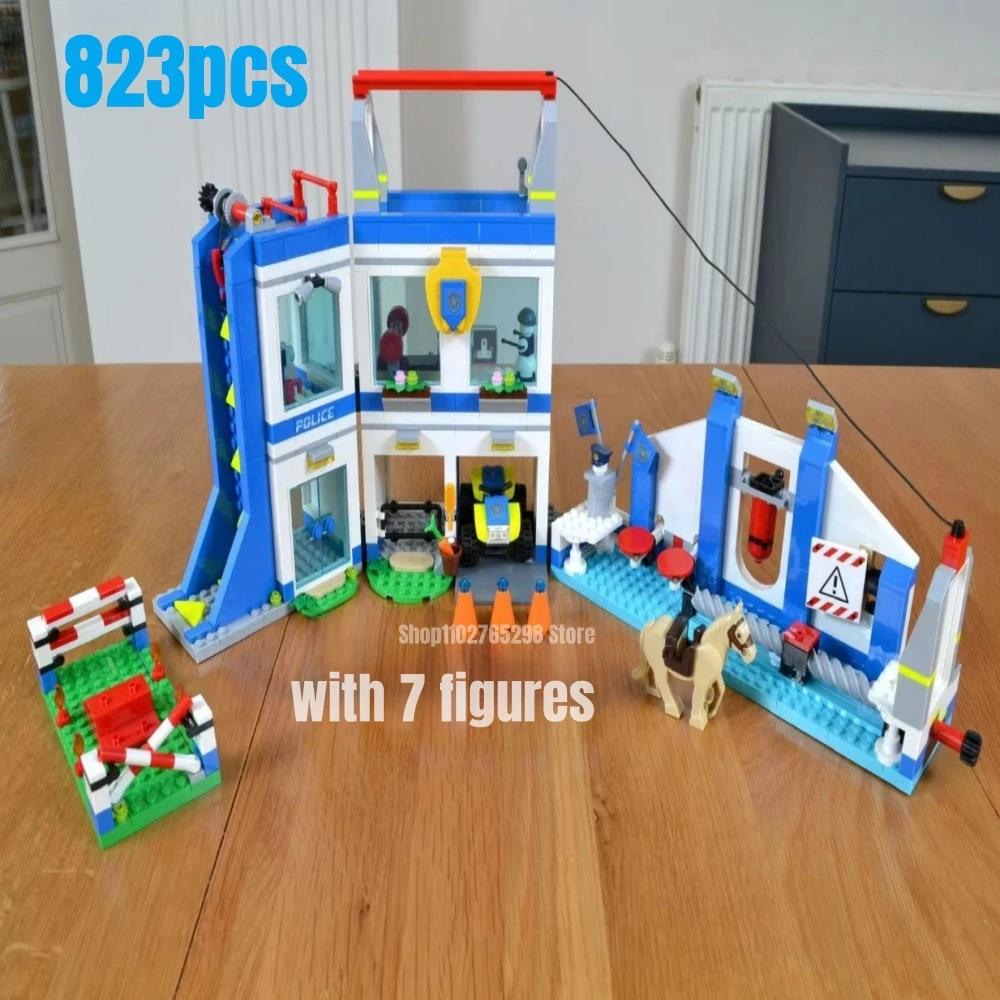 823Pcs Police Training Academy Building Blocks Modello Fit 60372 Giocattoli Per Bambini Regalo Di Natale