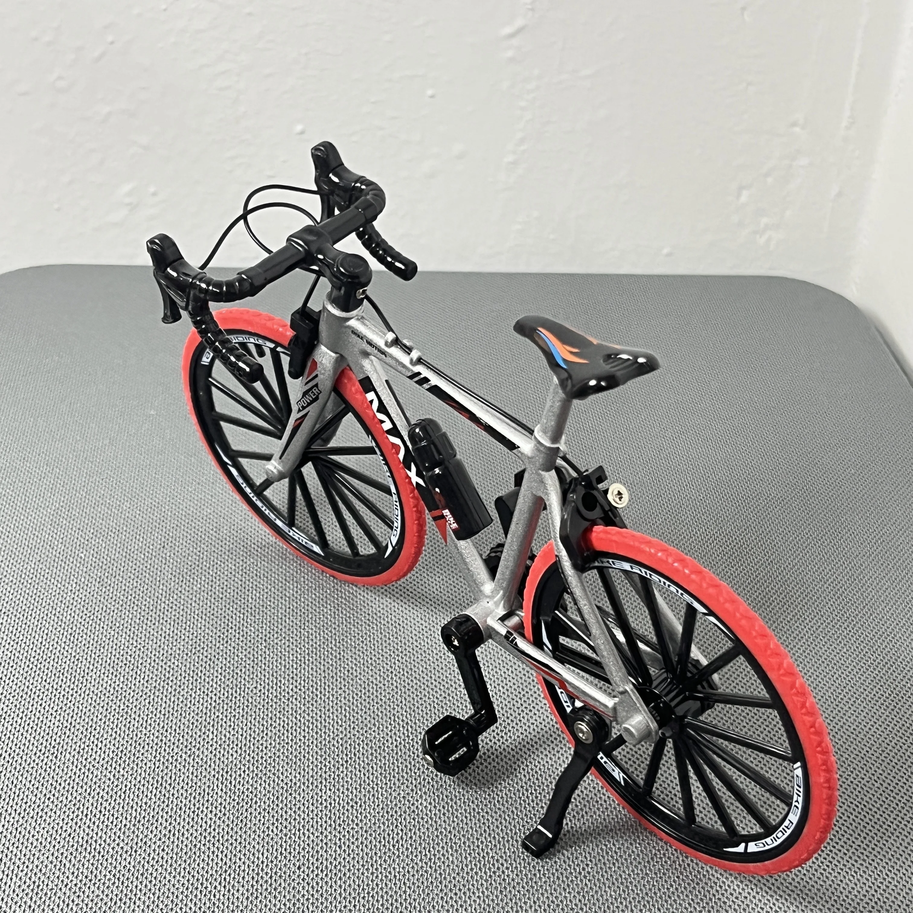 1:8 New Finger Mountain Alloy Bicycle Diecast Simulation Model Miniature Racing Metal Mini Bike Collection Boy's Toys