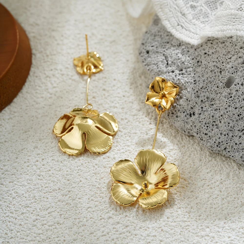 Elegant Big Flower Dangle Earrings 18K Gold Plated Long Hanging Cherry Blossoms Lightweight Studs Ball Party Jewelry Bijoux Aros