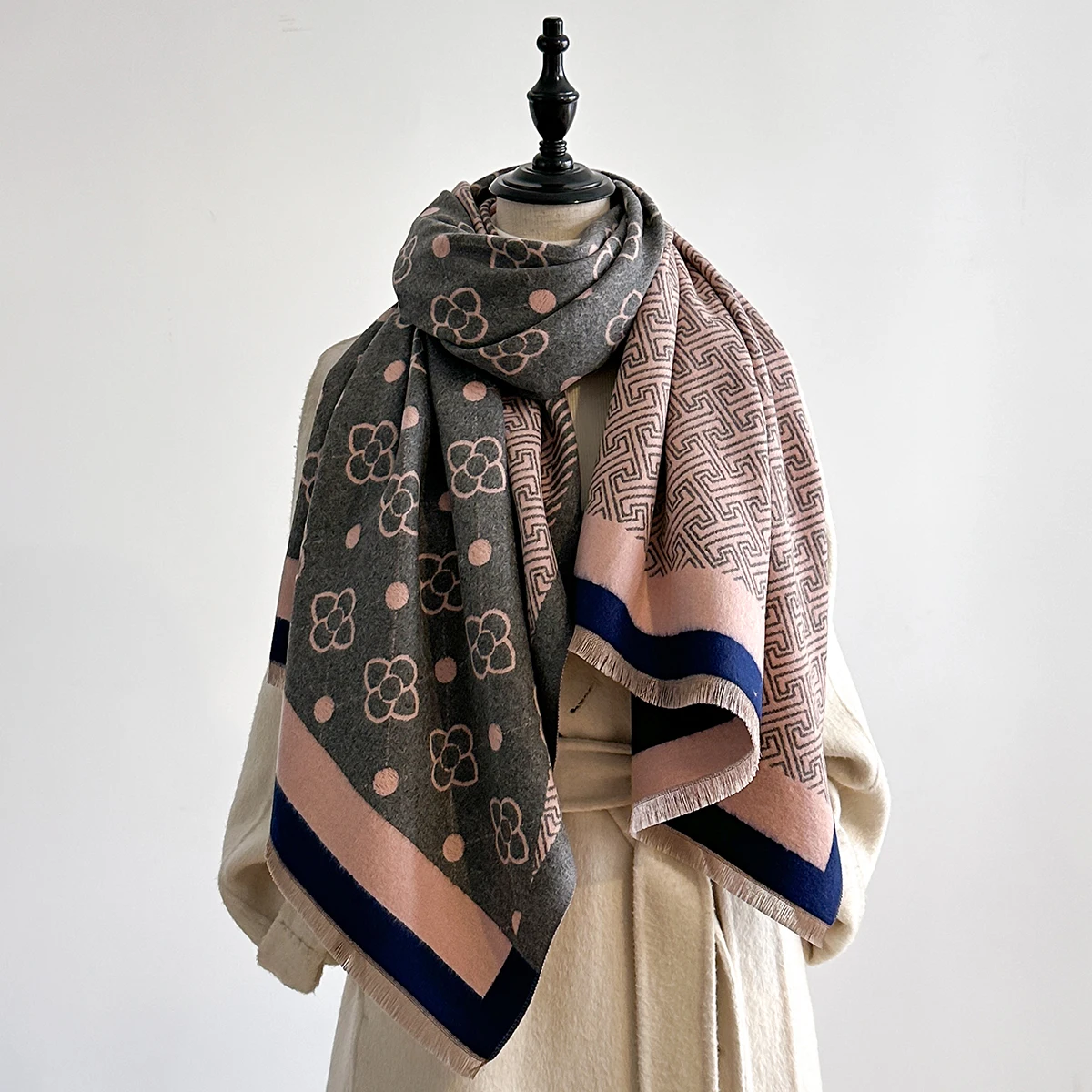 New Brand Elegance Two-Sided Print Scarf Soft Warm Fringe Pashmina Shawl Autumn and Winter Outdoor Coldproof Windproof Blanket