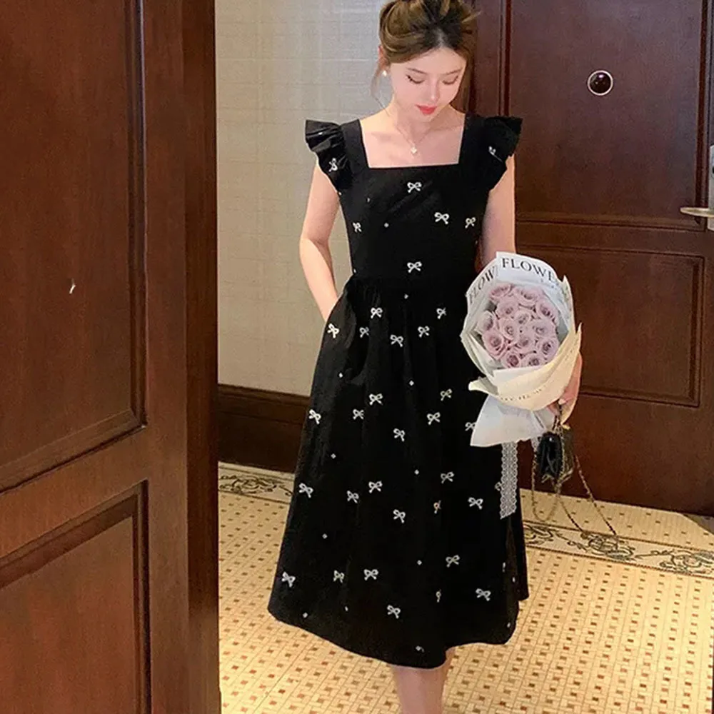 

French Style Square Neck Flying Flying Sleeve Dress Women's Elegant Embroidery Sleeveless Suspender Black Dresses Ladies Robe