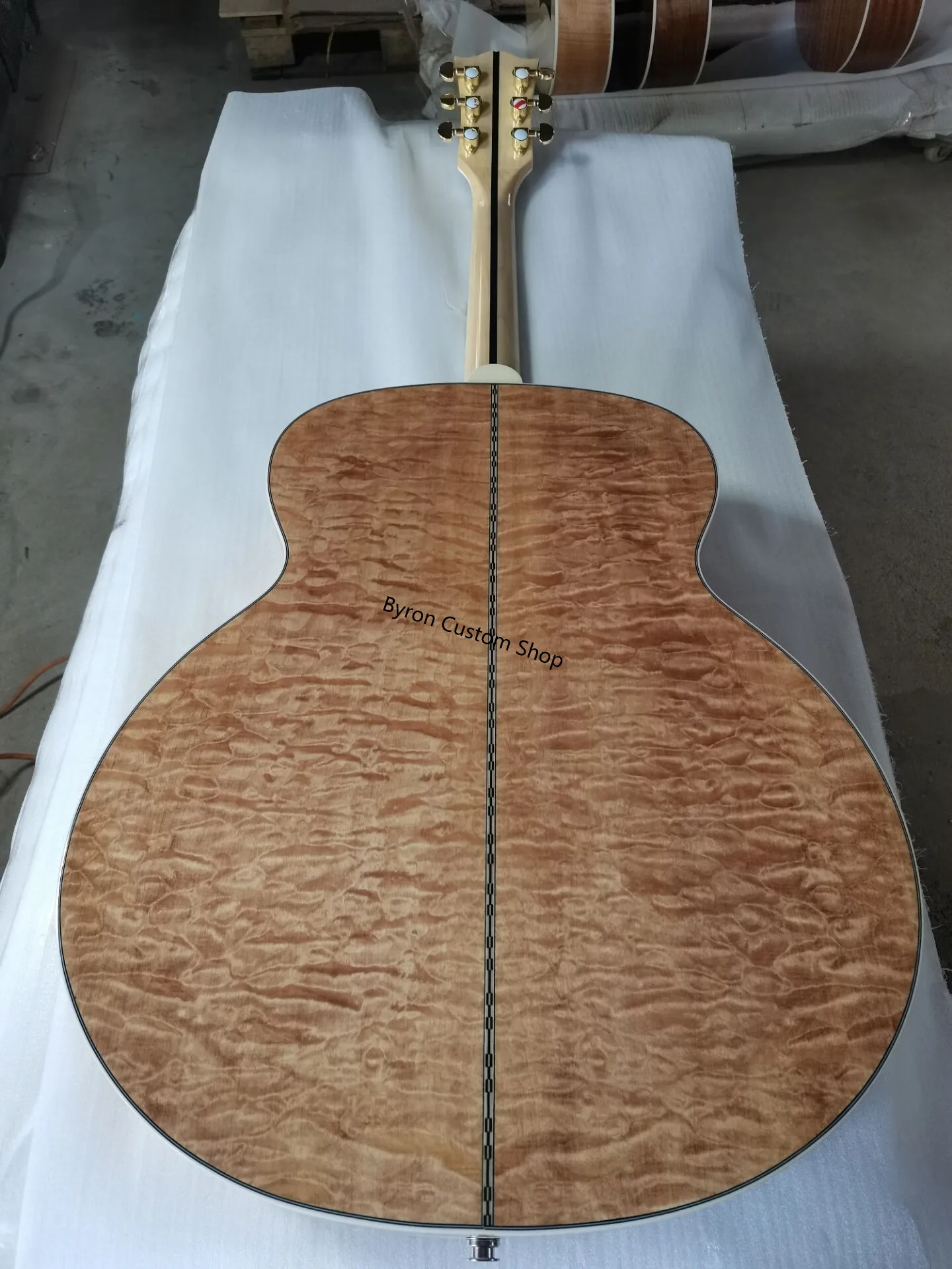 free shipping Jumbo Byron Premium Guitar AAAAA quality 43 inches studio