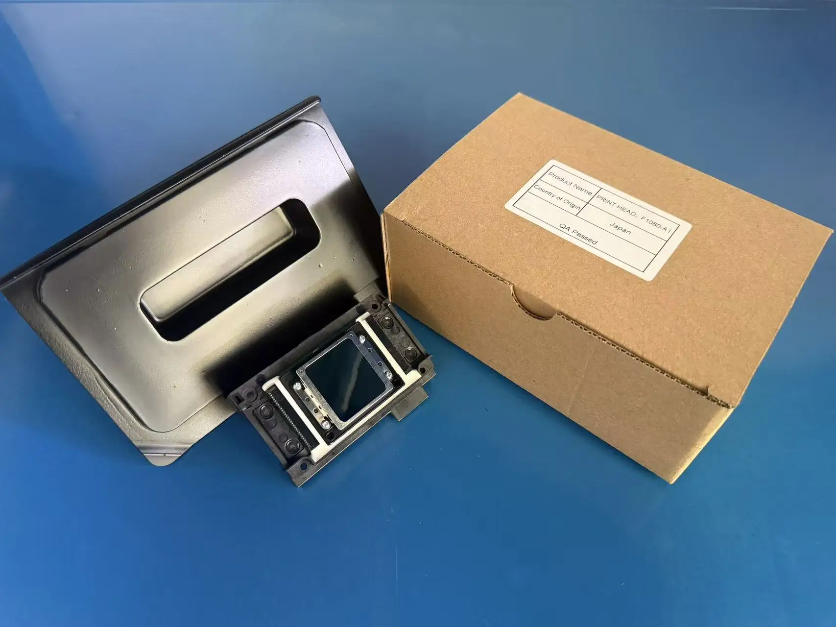 위조 방지 라벨이 부착된 새로운 Epson XP600 F1080 프린트 헤드에 적합하며, 부식 방지 및 용제 저항 기능을 갖추고 있습니다.