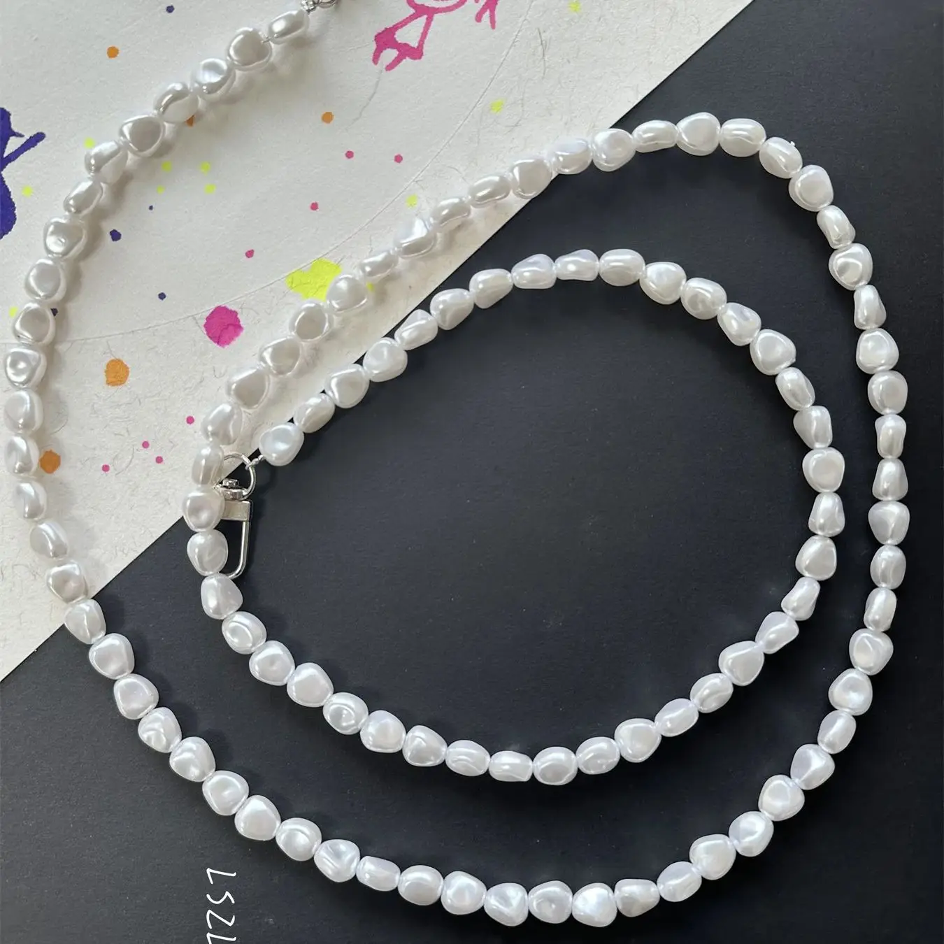 Luxury Simple Phone Crossbody Lanyard with Special-Shaped Pearl Chain