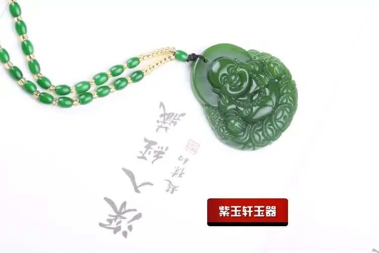 緑の翡翠と仏陀のペンダントが付いた中国のネックレス,手彫りの