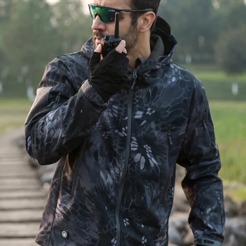 Tactical Fishing Suit Soft Shell Jacket Windproof Warm Outdoor Mountaineering Suit Breathable Camping Hiking