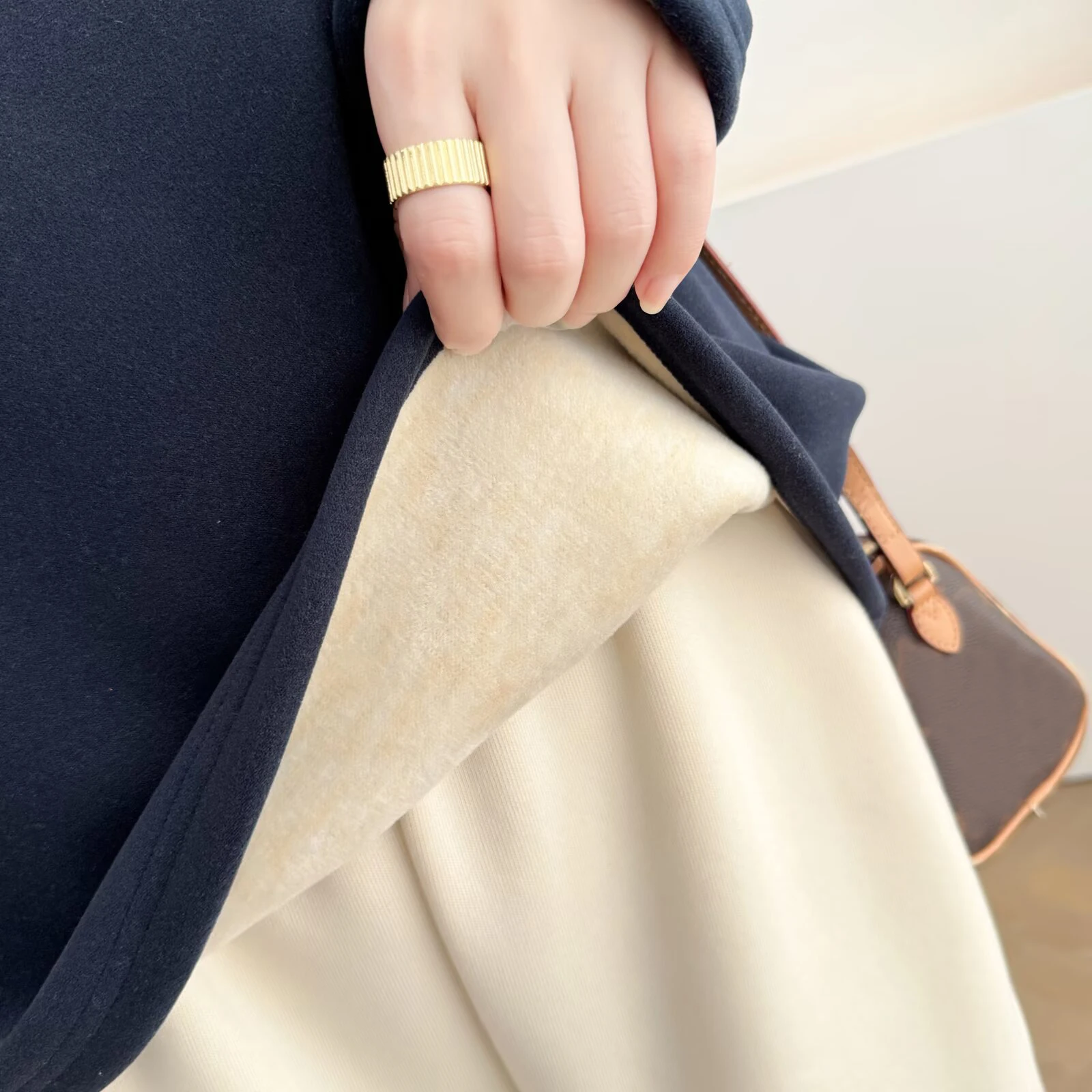 XXXXL Fashion Plus Size Women's T-Shirt New Autumn Winter Thickened And Fleece Stand Collar Zipper Long Sleeved Tops 8239