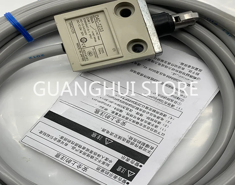

D4C-1231 D4C-1233 D4C-1250 D4C-1020 Brand New Waterproof and Sealed Limit Switch Sensor Module Spot Stock Fast Delivery