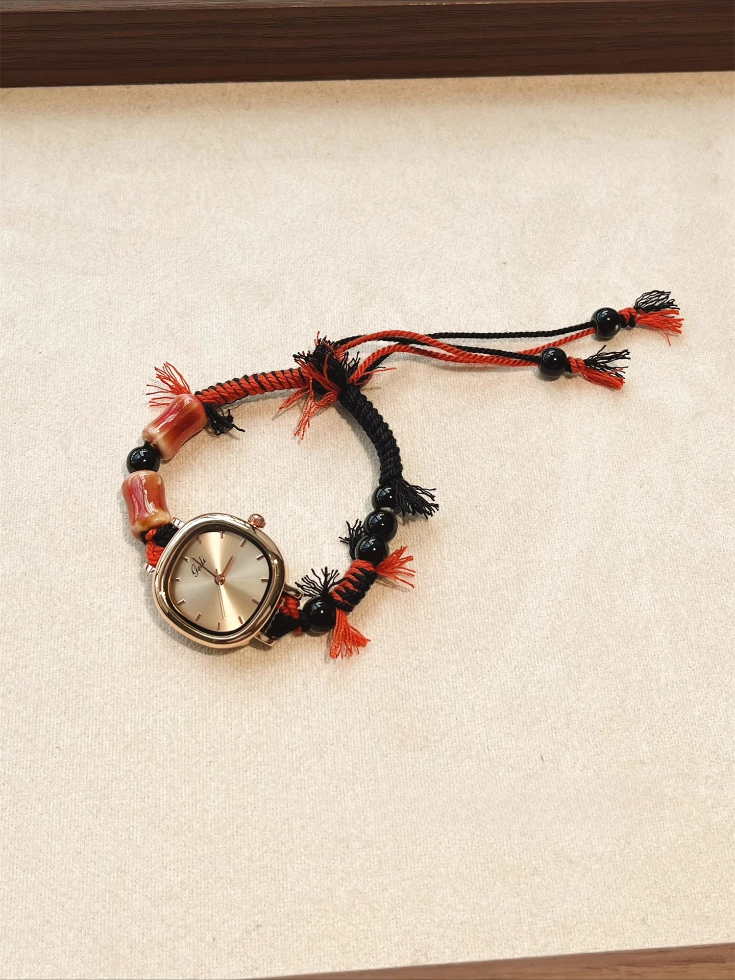 Creative Design Watch for Women: Light Luxury, Sophisticated Elegance, Compact Square Dial, Exquisite Bracelet Strap - 4