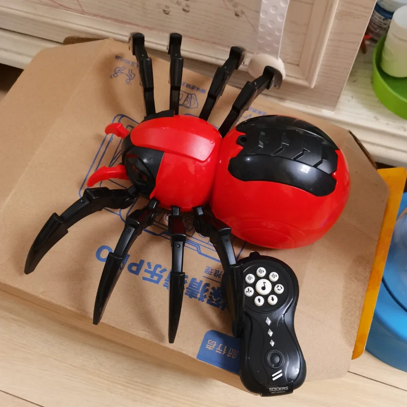 

Anime Remote Control Spray Crawling Spider Simulation Animal Toy Boy Vocalization Glow Spider-Man Fun Gift Kids Birthday Gift