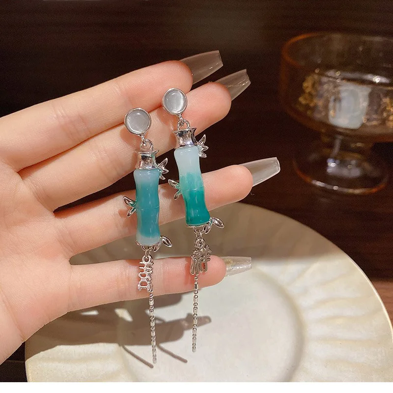 Top more than 71 green earrings song latest 3tdesign.edu.vn