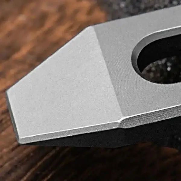 Multi functional wrench portable pry bar