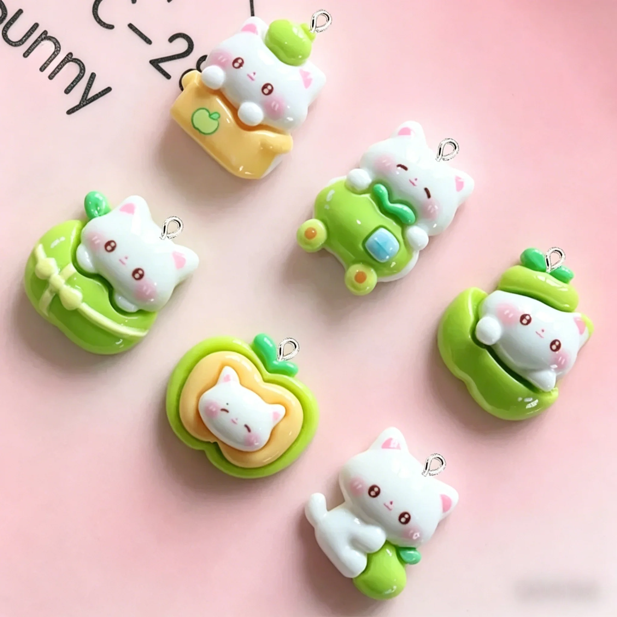 10개 귀여운 녹색 사과 고양이 레진 참, DIY 귀걸이, 팔찌, 헤어핀 및 쥬얼..