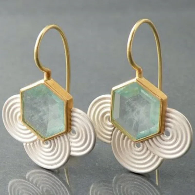 Vintage Design Sechseck eingelegt in hellgrün Damen Ohrringe Ethno Gold Farbe Metall handgeschnitzte Spirale baumelnde Ohrringe Frau