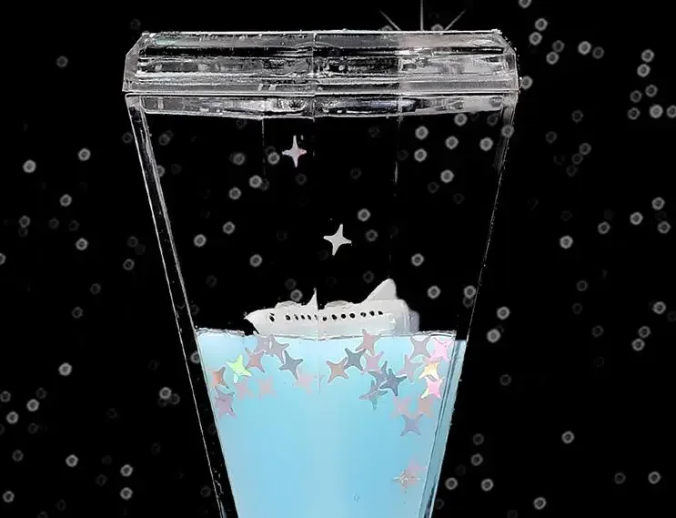 Creative Spaceman Astronaut Floating Liquid Hourglass Fluid Drift Bottle Visual Movement Hourglass Timer Home Decor Gifts
