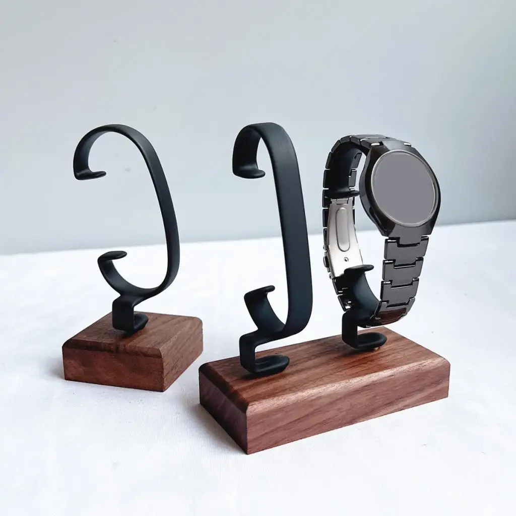 Wooden Watch Holder C Shaped Watch Display Stand For Wrist Watches and Bracelets Retail Use