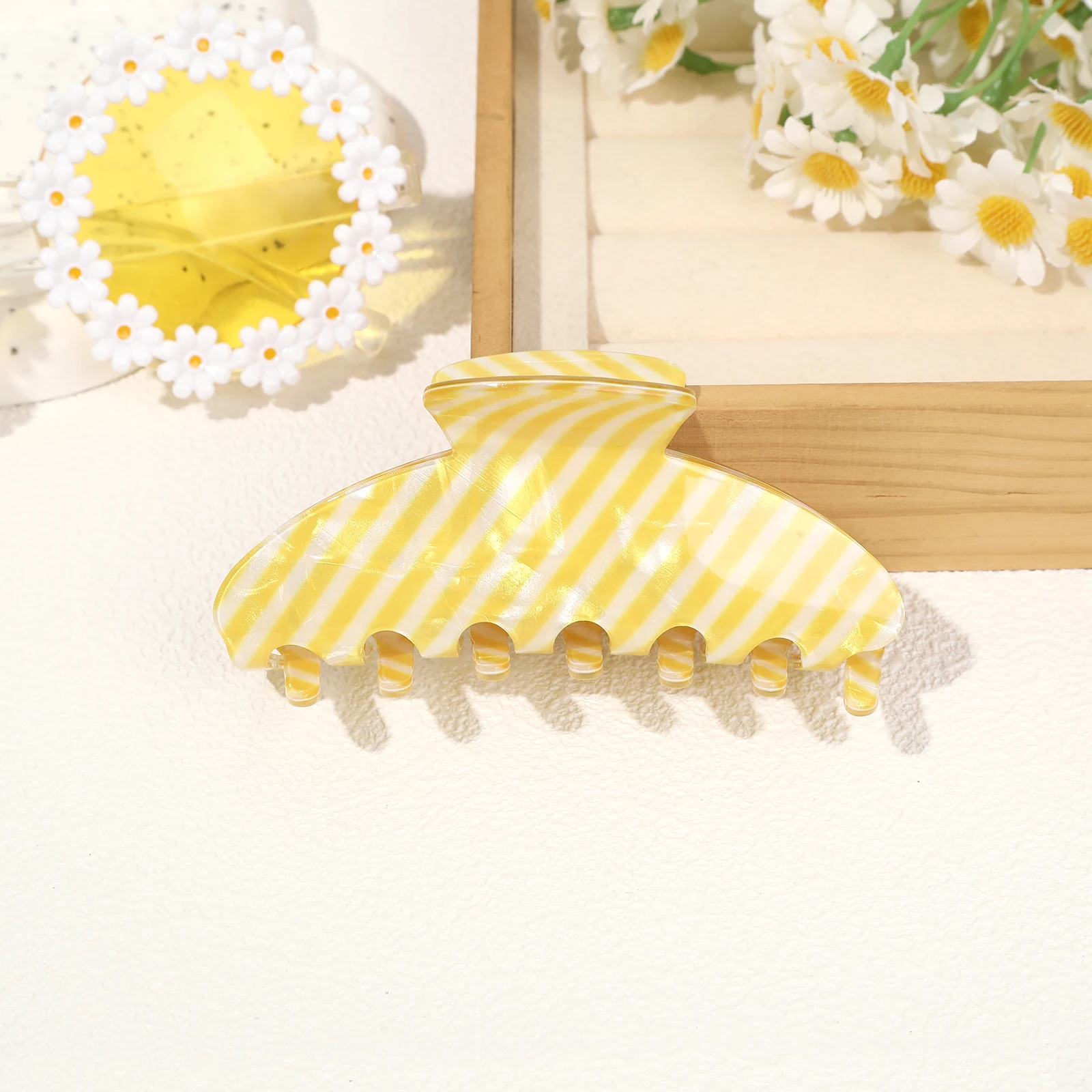 1pc Korean Style Cute Hair Claw Crab Plastic Hair Clamps Barrettes Hairpins Women Girl Hair Accessories Simple Ponytail Holder