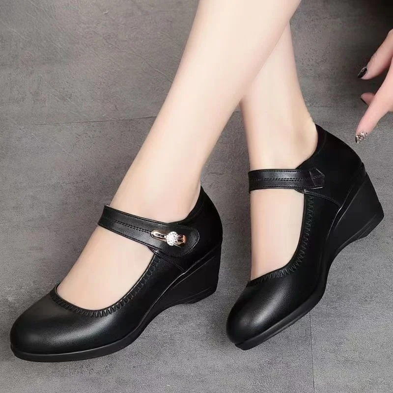 Zapatos De Mujer 여성용 귀여운 컴포트 버클 스트랩, 블랙 특허 가죽, 높이 증가 신발, 레이디 쿨 와인 레드 힐, E818