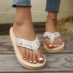 Elegant Floral Flat Flip Flops - Women's Summer Non - Slip Lightweight Sandals, Comfortable Outdoor Beach Slippers, Plus Size - 38 (Beige)