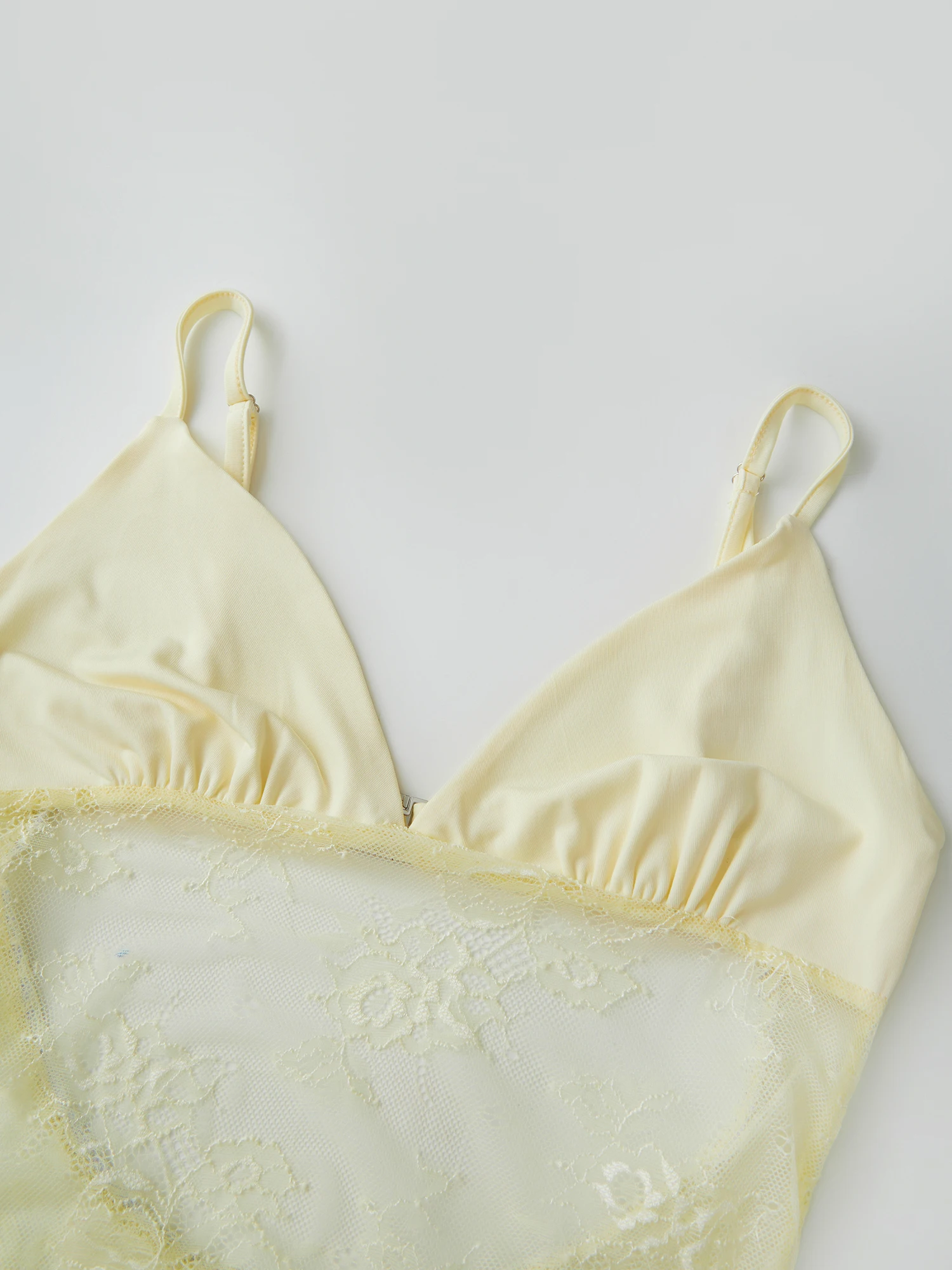 Elegant V-Neck Sleeveless Lace Patchwork Maxi Dress Women s Bodycon Spaghetti Strap Sheer Long Dress for Summer Party and Events