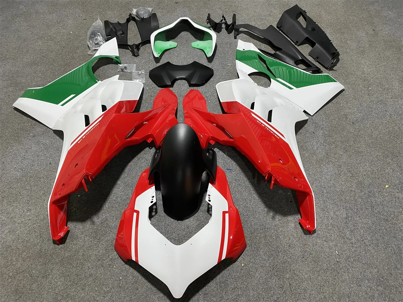 

For Ducati V4 V4s 2021- 2022 Motorcycle Fairings For Ducati V4 V4s Full Fairing Kit Carrying Front Fixed Winglet