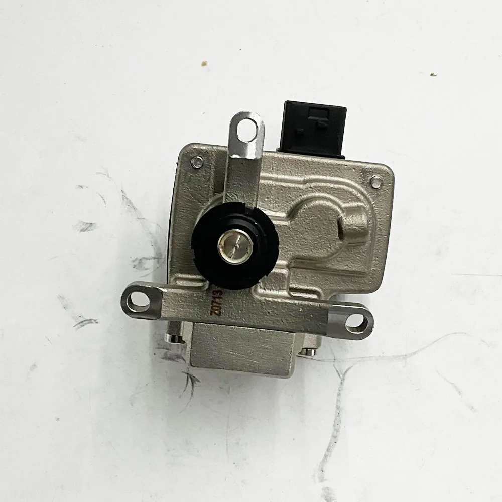 A0001405339 A0001405439 Urea Pump Adblue Doser Dosing Module Injector A0001405239 A0001403939 For BENZ Actros MP4 Arocs Truck