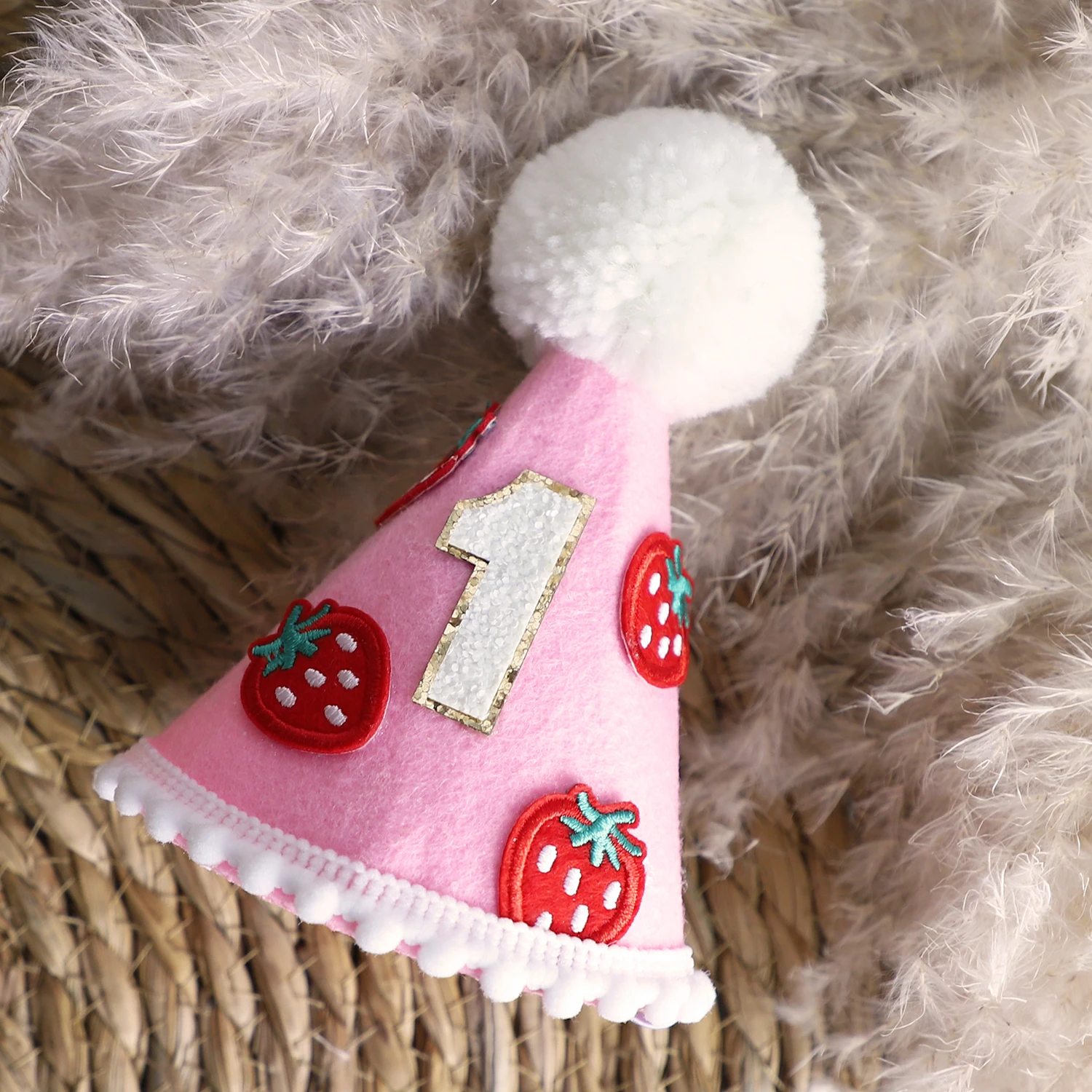 1pc Erdbeere 1. Geburtstag Hut handgemachte Party Dekoration rosa Kegel Hut ersten Geburtstag Fotografie Atmosphäre Prop für Mädchen – Detail 1