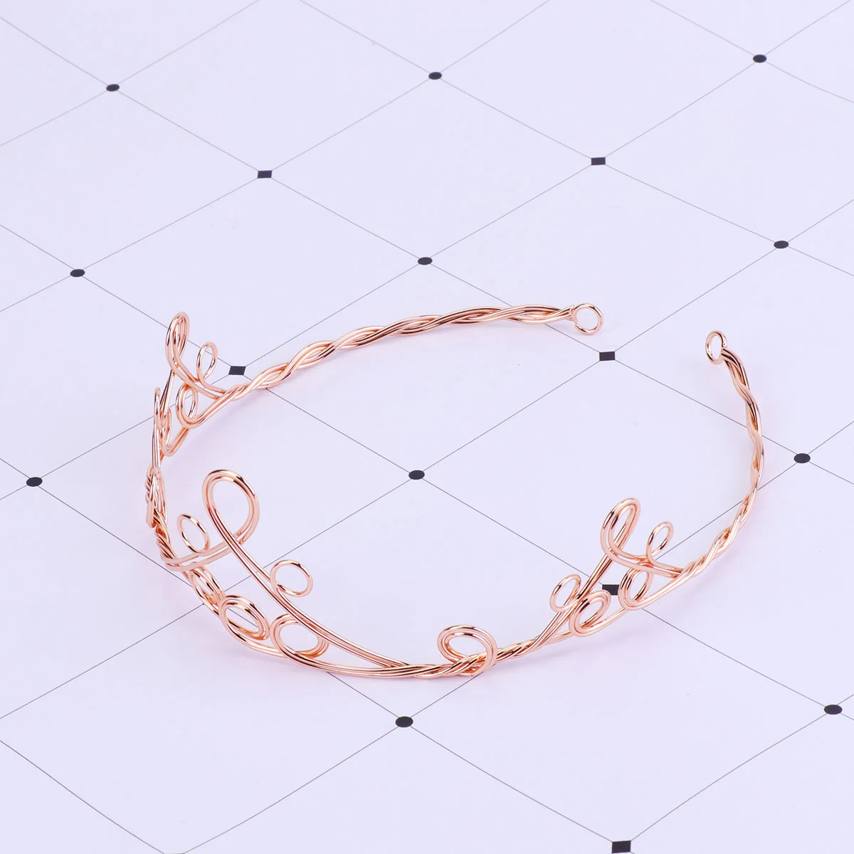 

1pc DIY Copper Crown Delicate Handcraft Winding Crown Headwear Hair Accessory for Lady (Golden)