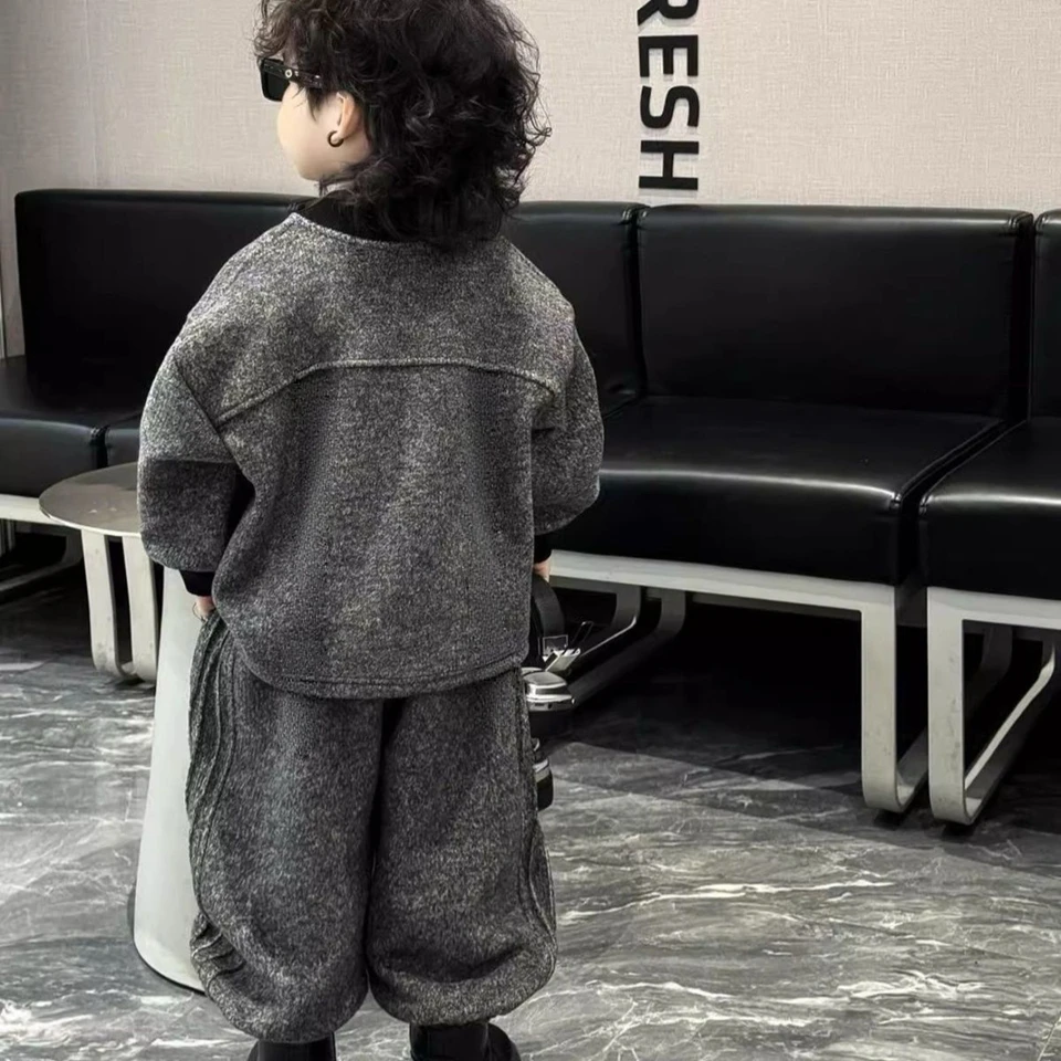 Neues Samt-Set für Kinder, 2026, Frühling und Herbst, Kapuzenpullover, koreanische Ausgabe, coole, hübsche Freizeithosen, Kinderkleidung, zweiteiliges Set, 4–12 Jahre – Detail 5
