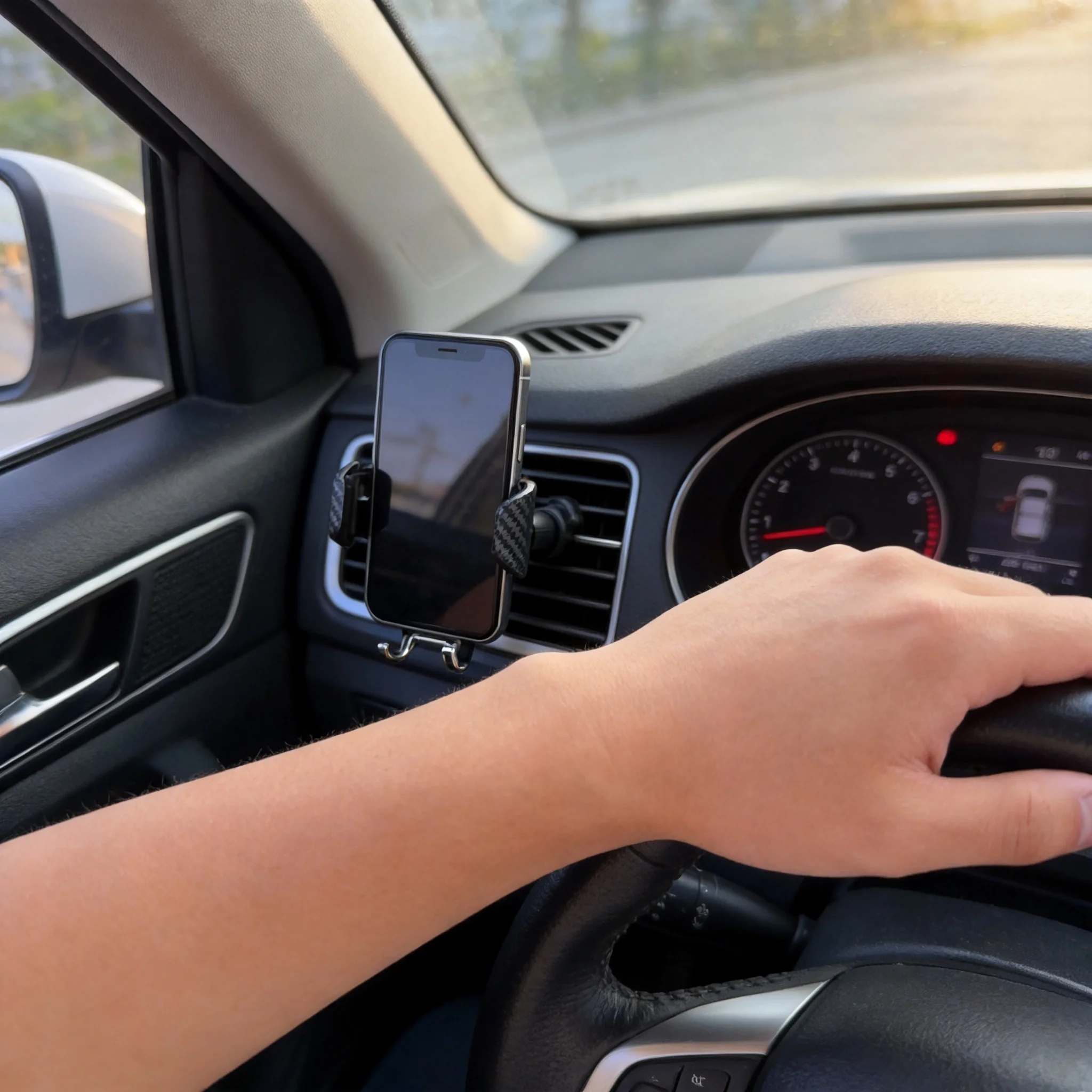 Universal Car Vent Phone Mount – Enhanced Durability & Hands-Free Operation