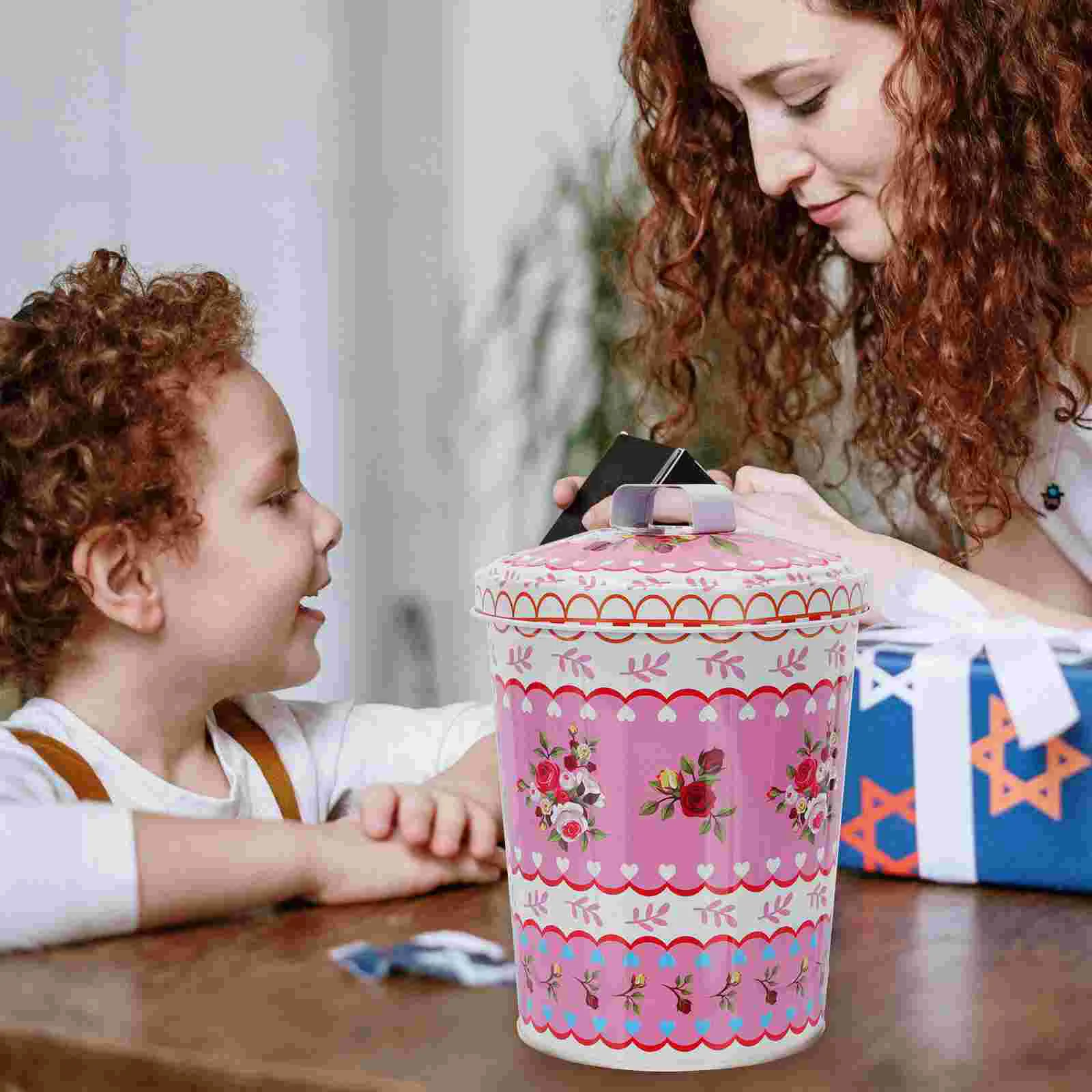 

Biscuit Storage Box Gifts Sweets Container Containers with Cover Christmas Party Favors Holder Candy Packing Case Iron