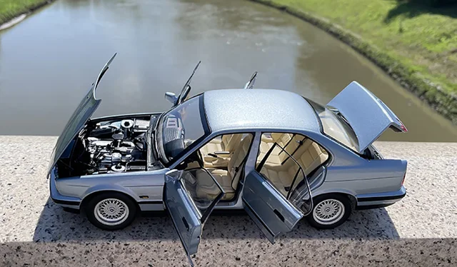 ミニカー 505-019 MODEL CAR 1/18 BMW 5-Series E34 BMW 5