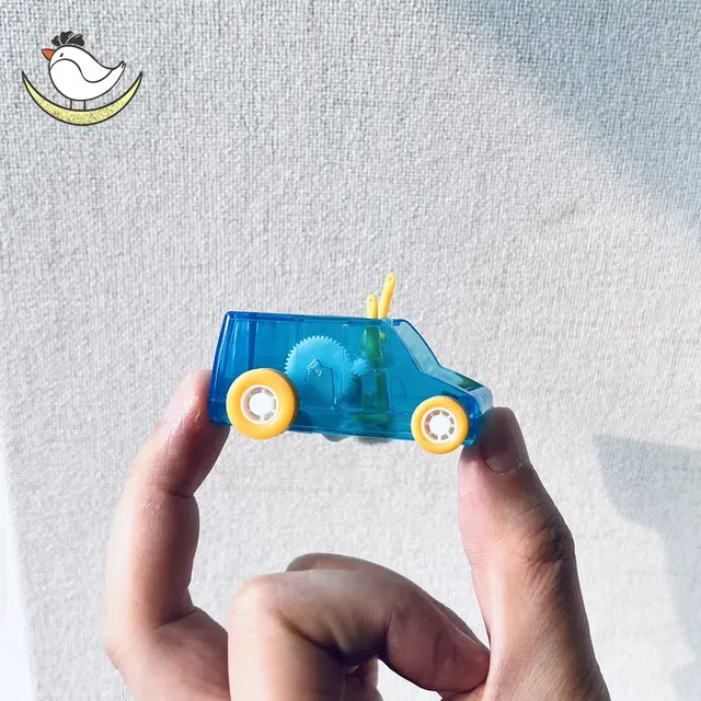 Introducing the Paper Scraps Model Car: A Fun and Effective Way to Tidy Up!