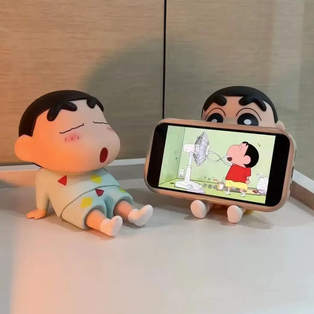 

Универсальный держатель для телефона в стиле Аниме Crayon Shin-chan, Мультяшные фигурки, коллекционные игрушки из ПВХ, настольная подставка для Ipad, периферийные подарки