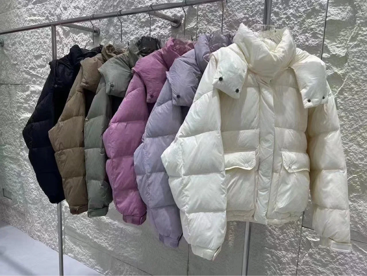 

Warm winterfashionable2023 anti-season new down jacket women short small thick hooded bread coat winter white duck down coattren