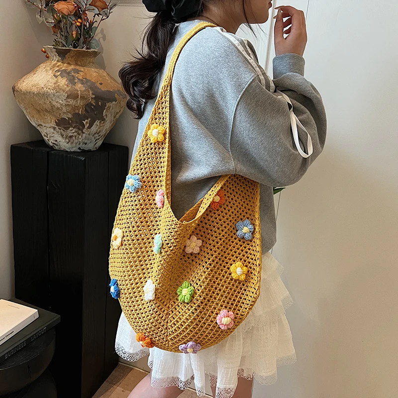 Women Flower Knitted Shoulder Bag Handwoven Hobo Bag Large Capacity Summer Beach Bag Casual Top Handle Bag Outdoor Travel Bag