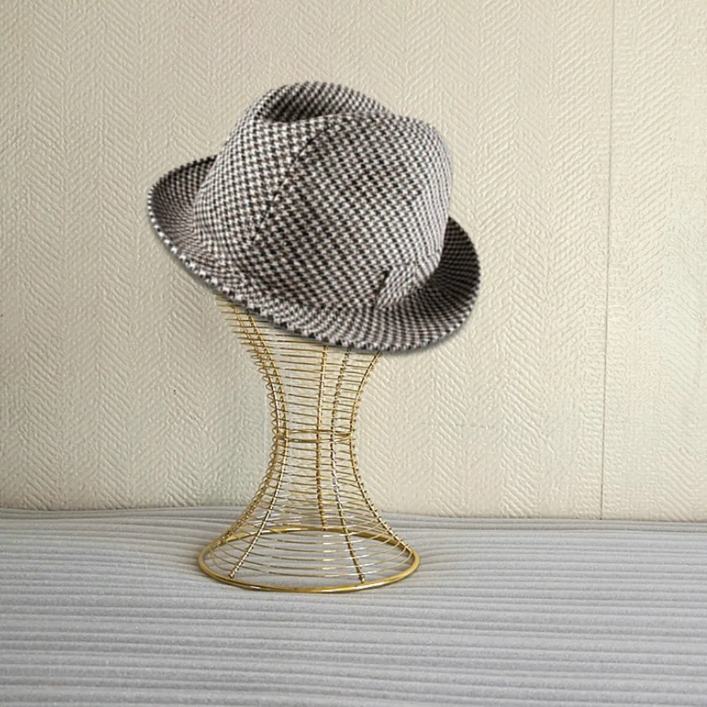 Рисунок 2 - Металлические Витрины для париков