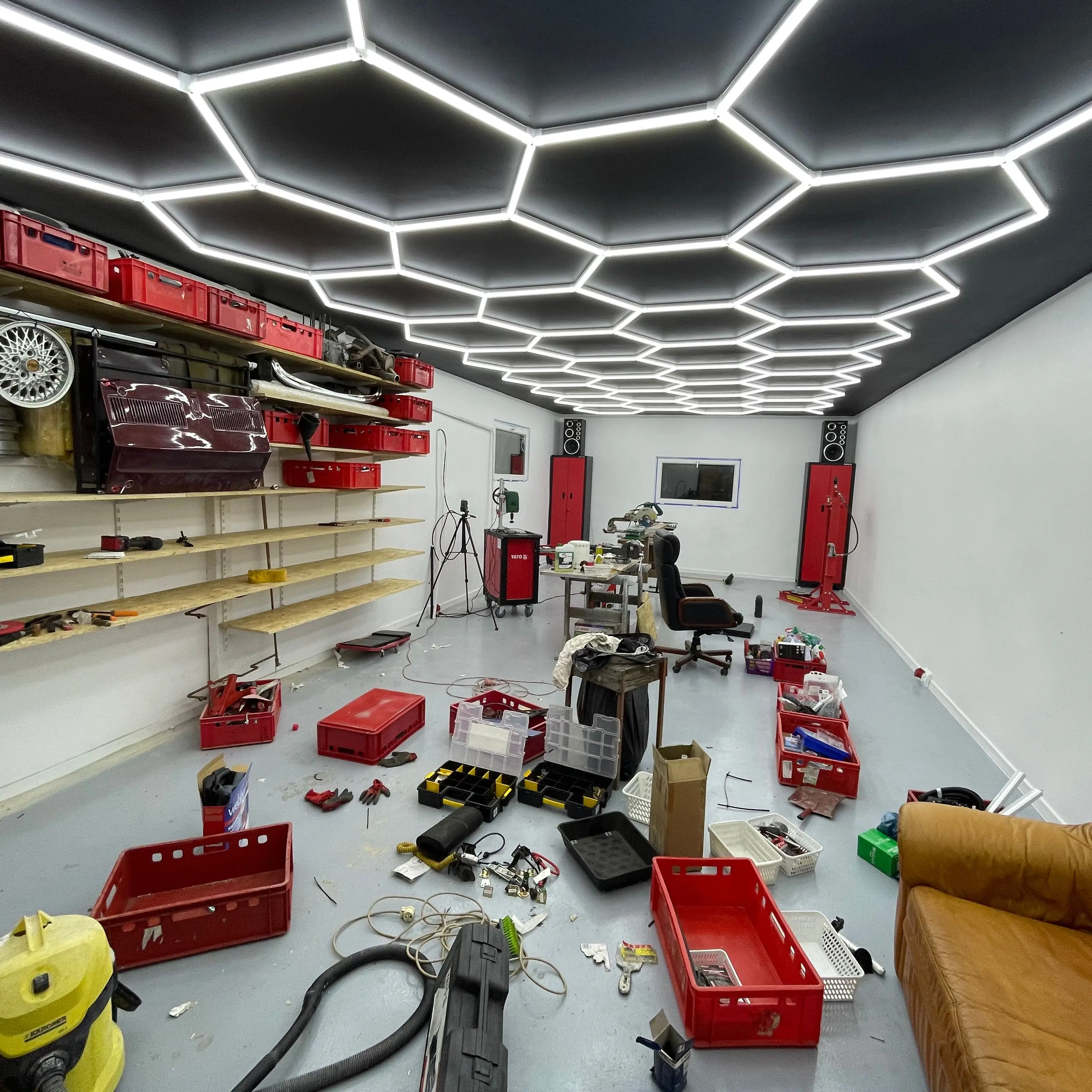 

4*8M(13.2*26.3ft) Hexagon LED Detailing Working Light for Car Garage Lighting Bay Honeycomb Hive Grille Style Auto Repair Lamps