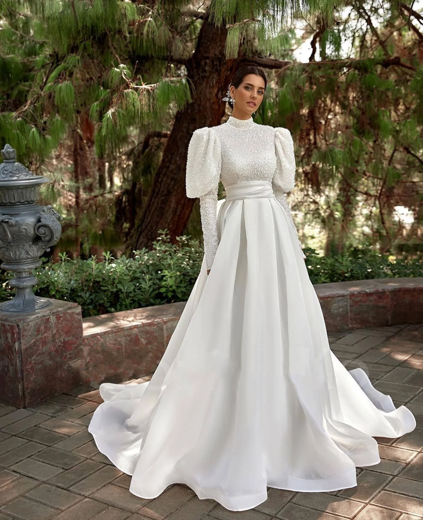 

Stunning Beaded Sequins High Neck Full Sleeves Wedding Dresses Button Back Big Bow Organza Sweep Train Vestidos De Novia Custom