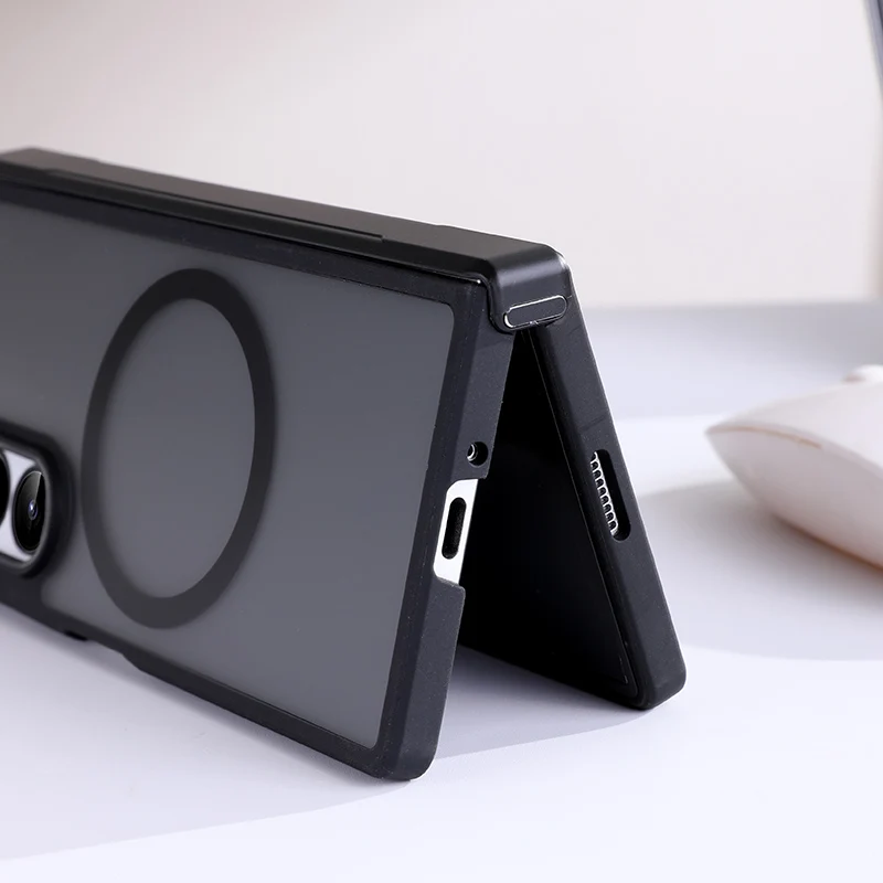 Transparent Shockproof Magnetic Wireless Charging Case with Hinge Protection