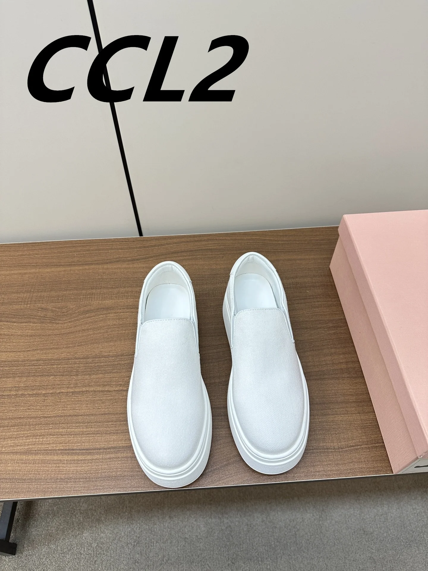 

24 years spring and summer fashion new flat shoes, ladies canvas shoes, canvas upper, sheepskin cushion foot, size35-41