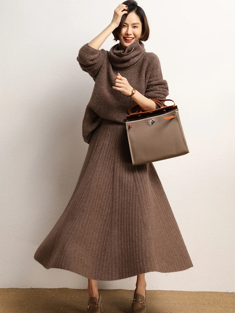 Cashmere skirt versatility